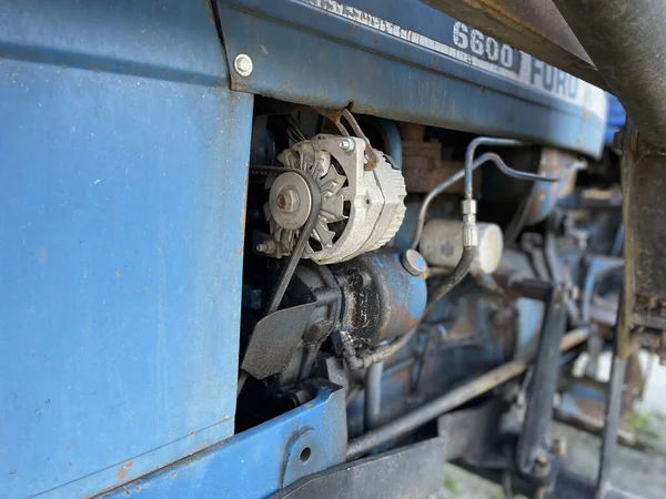 Augusta Usa Old Vintage Blue Tractor Ford 2840 Engine Close — Stock Photo, Image