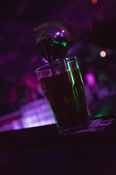 Vertical Closeup Glass Being Filled Iced Alcoholic Drink Pub Party — 스톡 사진