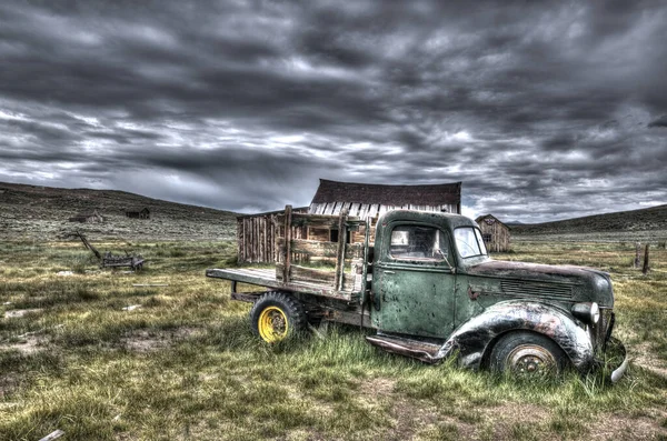 Una Escena Fascinante Camión Abandonado Ghost Town Bodie Parque Estatal — Foto de Stock
