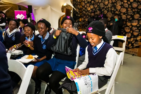 Grupo Alumnos Africanos Que Asisten Evento Sala Escuela Johannesburgo Sudáfrica —  Fotos de Stock