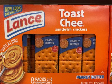 Grovetown, Ga USA - 04: 20 22: Bir perakende mağazasında Mızrak krakerleri