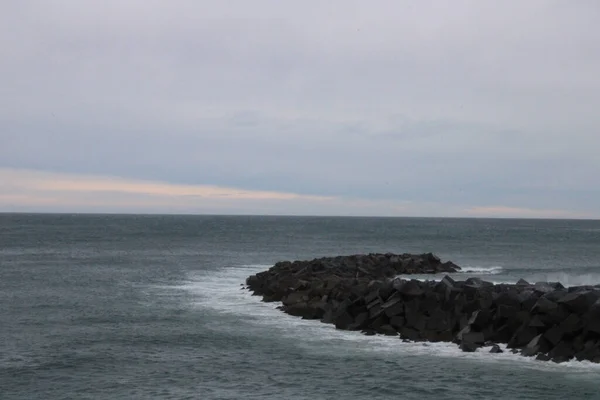 Une Vue Panoramique Paysage Marin Avec Des Falaises Sous Ciel — Photo