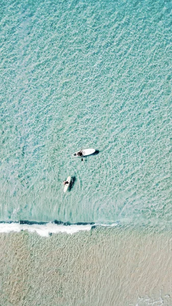 海の中のボートの空中ショット — ストック写真