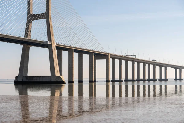 Landscape Low Tide Next Vasco Gama Bridge Parque Das Nacoes — Stock Photo, Image