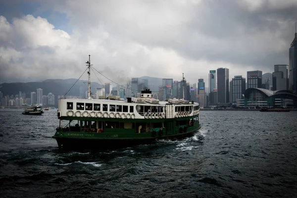 Colpo Stella Traghetto Hong Kong Barca Portuale Con Turisti — Foto Stock