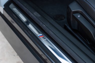 2022 BMW 22Oi gün batımı Johannesburg Güney Afrika 'da fotoşop