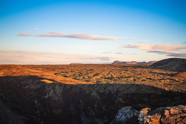 Rozległy Górski Krajobraz Podczas Zachodu Słońca Wsi Heidmork Islandia — Zdjęcie stockowe