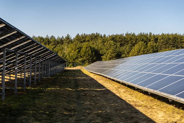 Visuales Climáticos Sostenibles Paneles Solares Una Granja Dzikow Norte Polonia — Foto de Stock