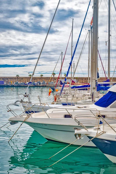 Eine Vertikale Ansicht Der Schiffe Hafen Von Villajoyos Spanien Vor — Stockfoto