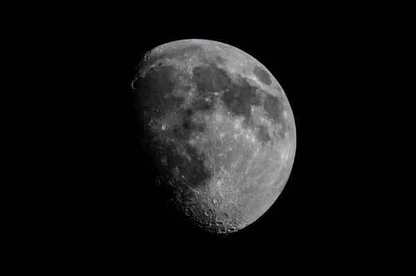 夜空中满月的美丽而神秘的景象 — 图库照片