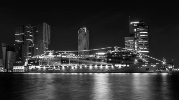 Greyscale Shot Cruise Ship — Stock Photo, Image