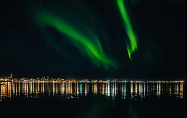Scenic View Northern Lights City Coast Reykjavik Iceland — Stock Photo, Image