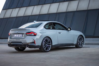 2022 BMW 22Oi gün batımı Johannesburg Güney Afrika 'da fotoşop