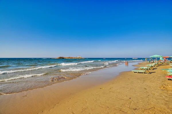 Plaża Turystami Malia Krecie — Zdjęcie stockowe