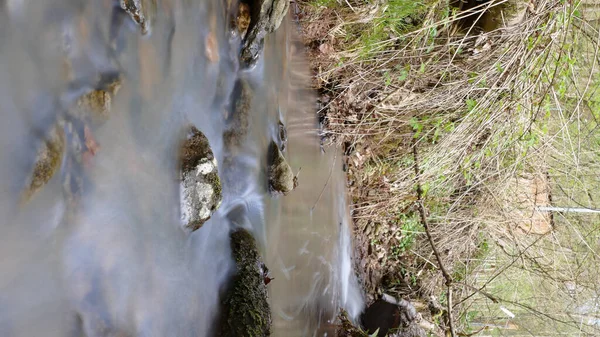 Sanftes Und Weiches Wasser Einem Bach Durch Langzeitbelichtung — Foto de Stock