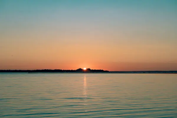 Ein Schöner Blick Auf Das Meer Bei Sonnenuntergang — Stockfoto