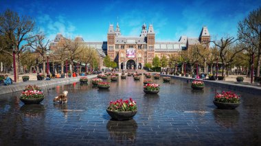 Amsterdam Rijksmuseum 'a lalelerle yakın çekim