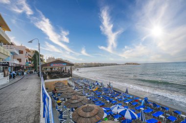 Yunanistan 'ın Girit adasındaki Hersonisos şehrindeki Long Beach