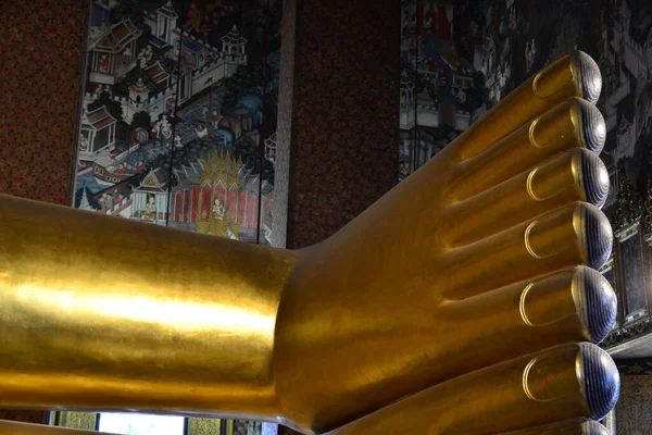 Der Fuß Des Buddha Tempel Des Smaragdgrünen Buddha — Stockfoto