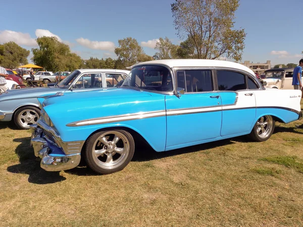 Eski Gökyüzü Mavi Beyaz Chevrolet Chevy Bel Air Sedan Dört — Stok fotoğraf