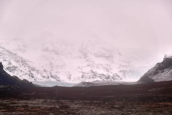 Snötäckta Berg Som Omger Slutet Glaciär Södra Island — Stockfoto