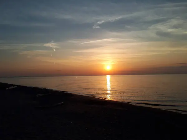 夕阳西下 大海的美丽镜头 — 图库照片