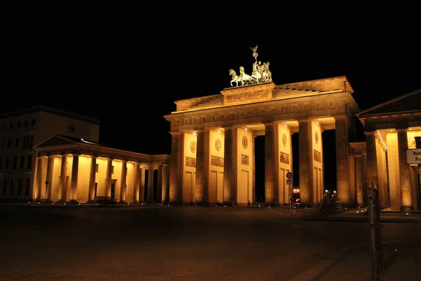 Monumento Puerta Brandeburgo Por Noche Berlín Alemania —  Fotos de Stock
