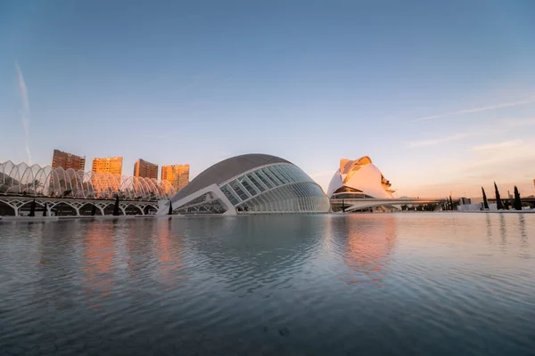 Piękne Ujęcie Wschodu Słońca Nad Miastem Sztuki Nauki Walencji Hiszpania — Zdjęcie stockowe