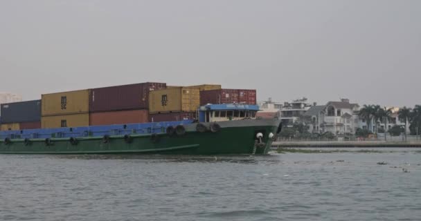 Primer Plano Barco Portacontenedores Navegando Río Chi Minh Vietnam — Vídeos de Stock