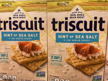 Grovetown, Ga USA - 04 20 22: Perakende ürünleri Triscuit bisküvileri deniz tuzu