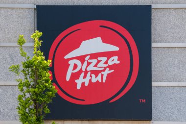 Pizza Hut, dünyanın en büyük bayilikli restoranlarından biri.