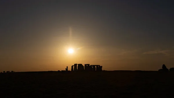 Uma Vista Silhueta Stonehenge Pôr Sol Wiltshire Reino Unido — Fotografia de Stock