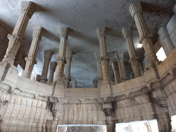 Una Vista Superior Del Diseño Interior Del Antiguo Templo Ranakpur —  Fotos de Stock