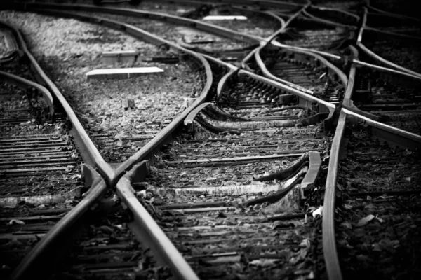 Plano Escala Grises Del Ferrocarril Cruzado Concepto Ruta Destino — Foto de Stock