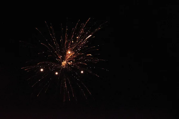 Fogos Artifício Brilhantes Fundo Escuro — Fotografia de Stock