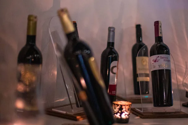 Anggur Yang Berbeda Botol Restoran Mewah — Stok Foto