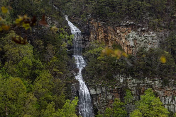 田纳西州查塔努加山崖上瀑布的风景 — 图库照片