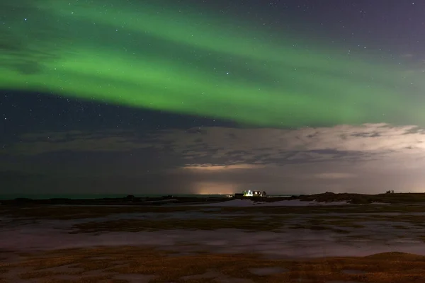 アイスランドのレイキャーンズ スカグイン半島の美しいオーロラ — ストック写真