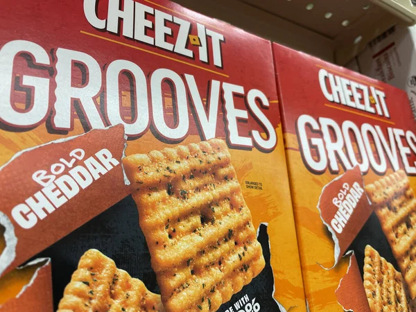 Grovetown Usa Kelloggs Snack Brand Retail Store Shelf Cheez Cheese — Stock Photo, Image