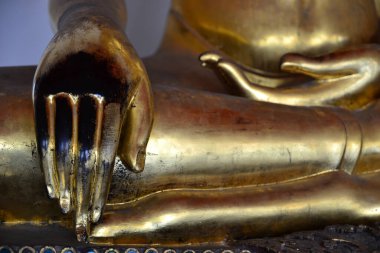 Buda 'nın altın heykeli