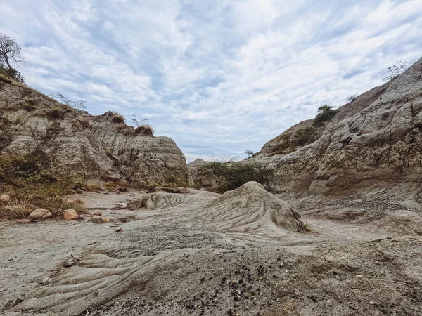 Sebuah Gambar Indah Dari Taman Provinsi Dinosaurus Bawah Langit Mendung — Stok Foto