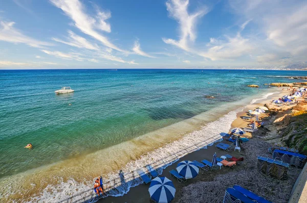 Bela Praia Com Água Limpa Hersonisos Ilha Creta — Fotografia de Stock