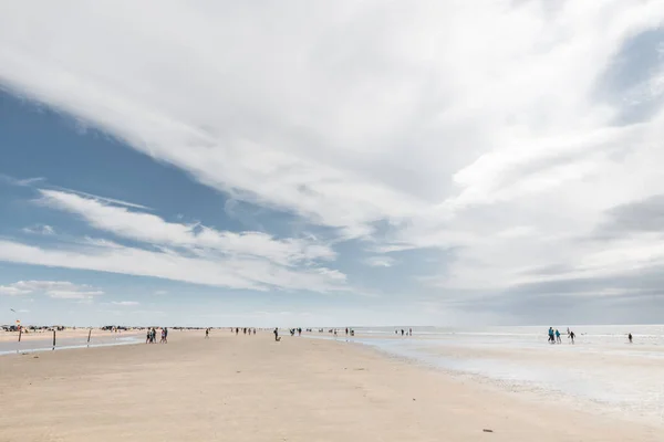 Güneşli Bir Yaz Gününde Güzel Bir Denizin Hava Görüntüsü — Stok fotoğraf