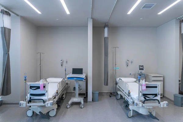 Багатофункціональне Ліжко Медичне Обладнання Icu Сучасній Лікарні — стокове фото