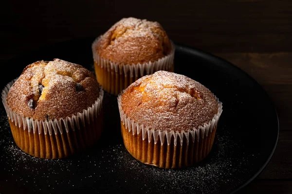 Muffin Con Zucchero Fondo Scuro — Foto Stock