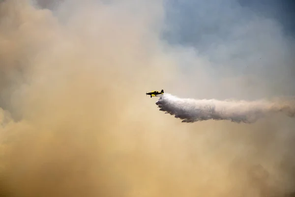 View Firefighter Plane Dropping Load Water Sky — Stock Photo, Image
