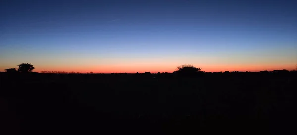 Belo Pôr Sol Sobre Uma Cidade — Fotografia de Stock