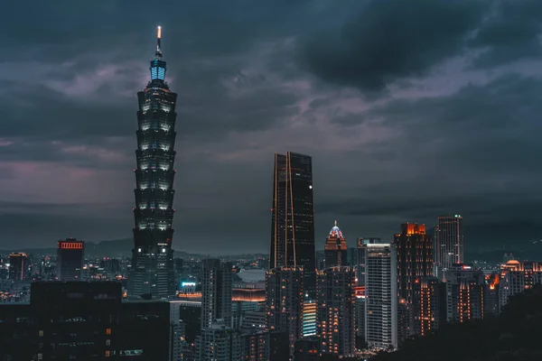 Una Vista Nocturna Del Horizonte Taipei Con Edificio 101 Taiwán —  Fotos de Stock