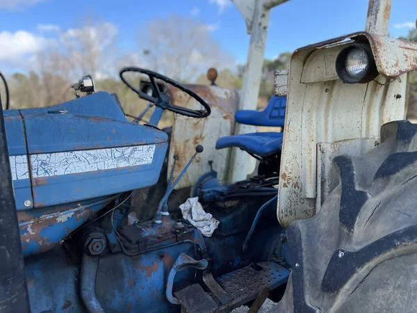 Augusta Usa Old Vintage Blue Tractor Ford 2840 Side Close — ストック写真