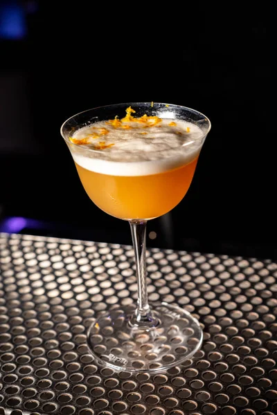 Bicchierino Verticale Cocktail Whisky Acido Bancone Bar — Foto Stock